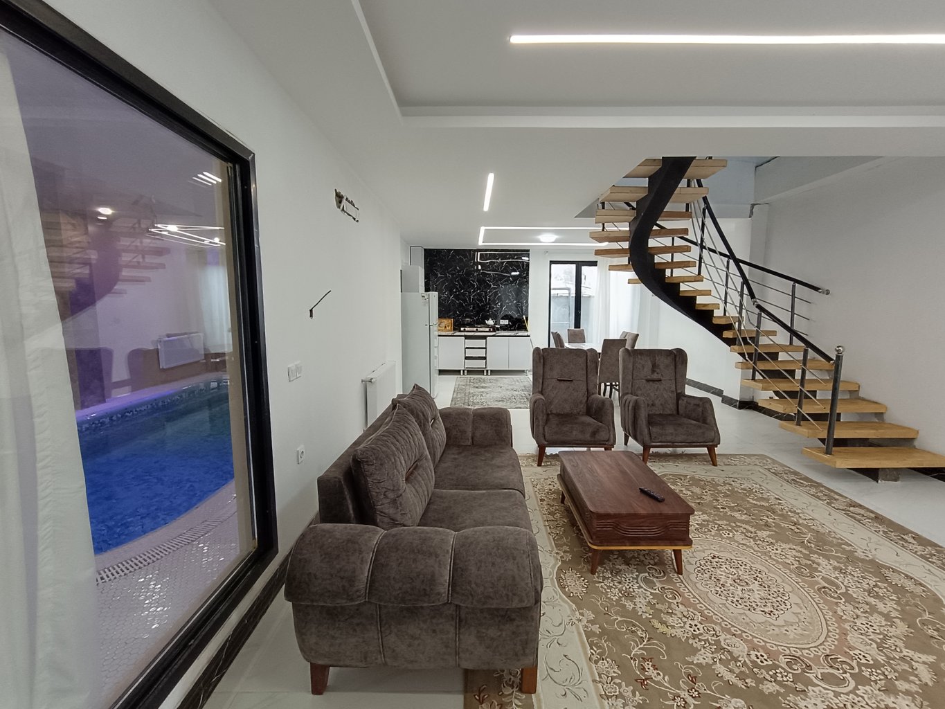 ویلا سه خوابه دوبلکس استخردار آبگرم دریا