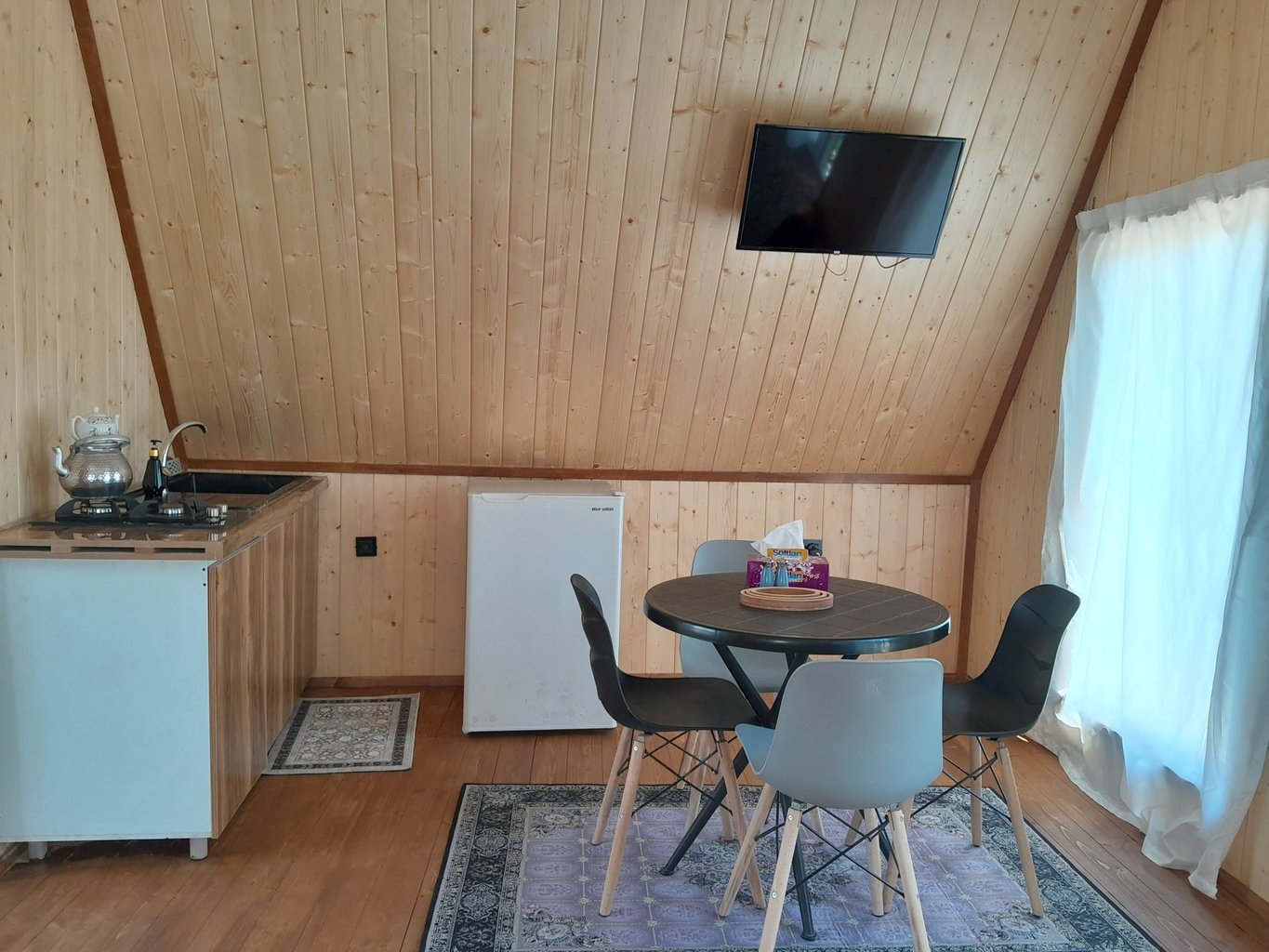 یک خوابه سوئیسی تنگه دار