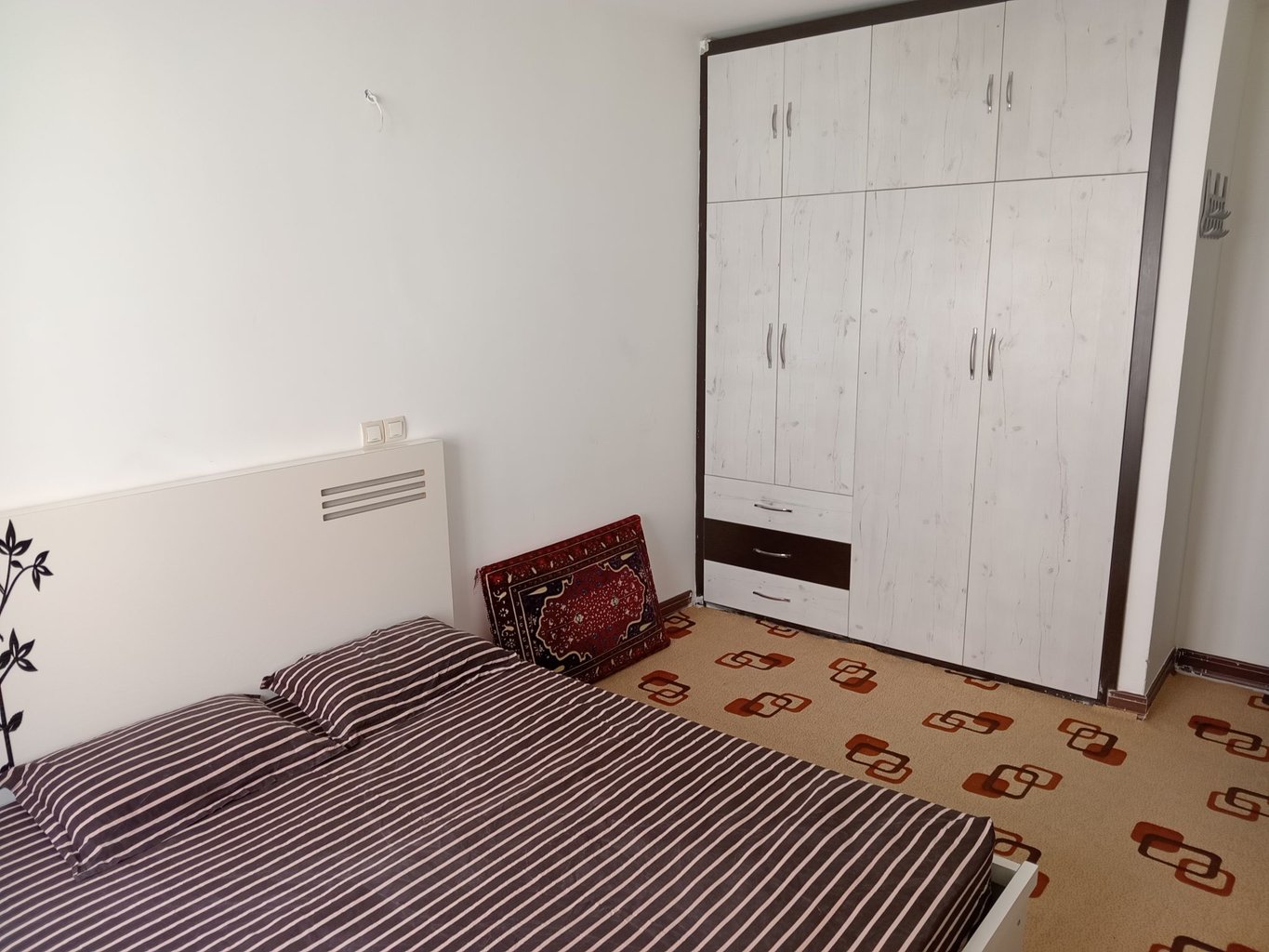 یک خوابه ارغوان بلوک 7