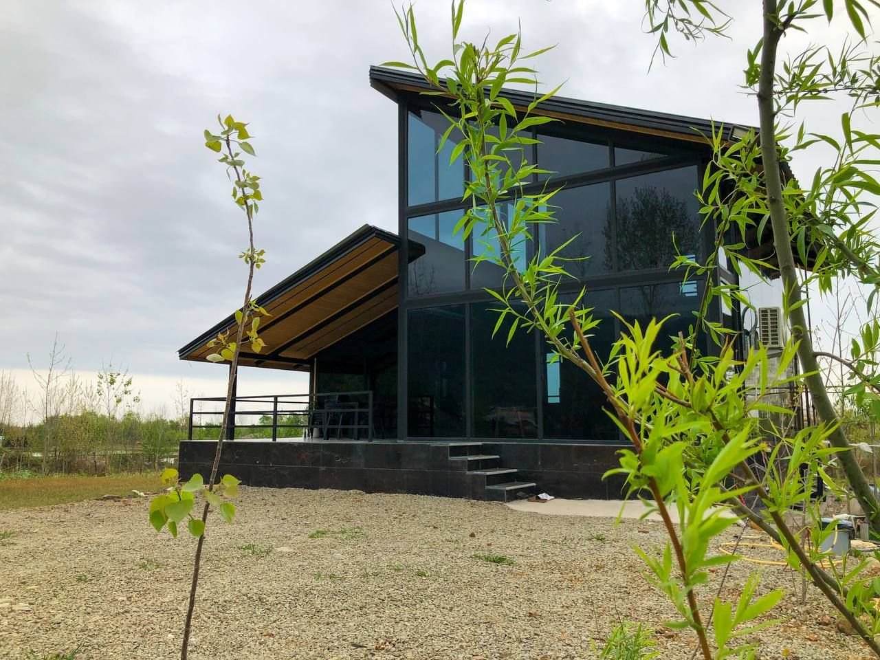 کلبه دوخوابه شیشه ای آیریس