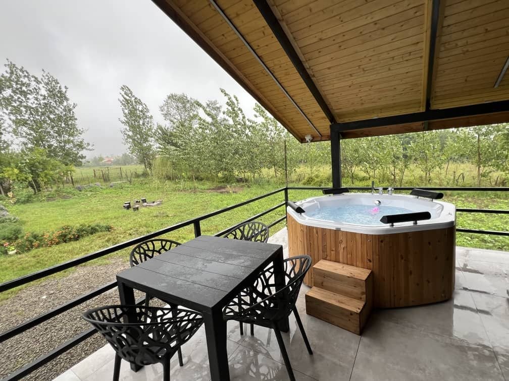 کلبه دوخوابه شیشه ای آیریس