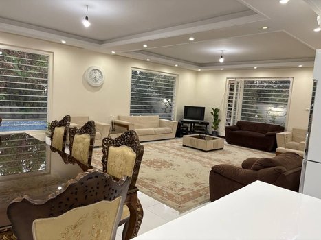 ویلا یک خوابه استخردار باغچه صدرا