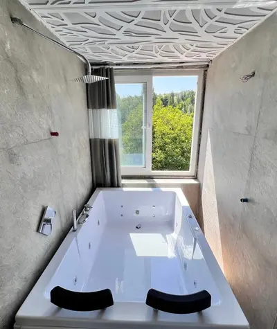 سوئیت سوییت جکوزی دار شاینی