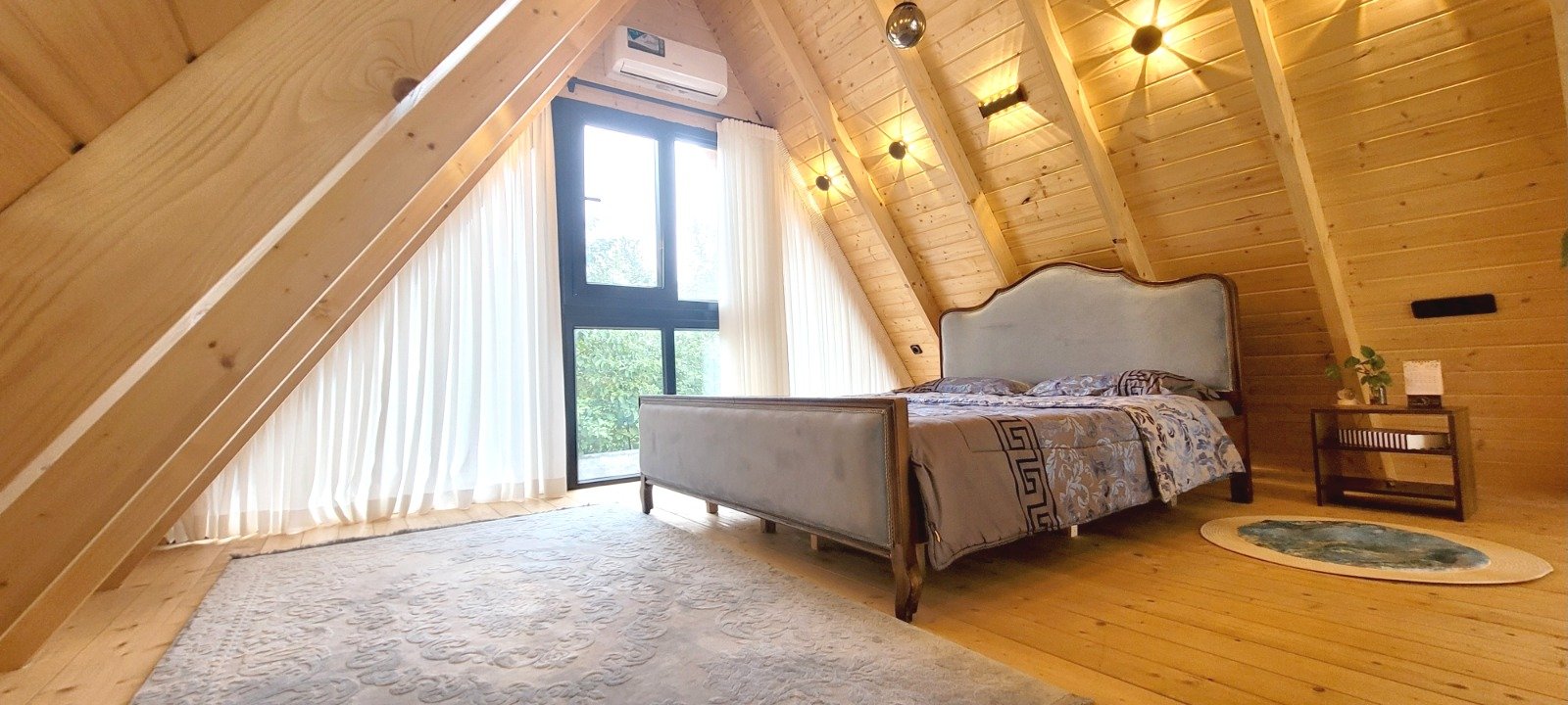 کلبه دوخوابه سوئیسی مه یاس