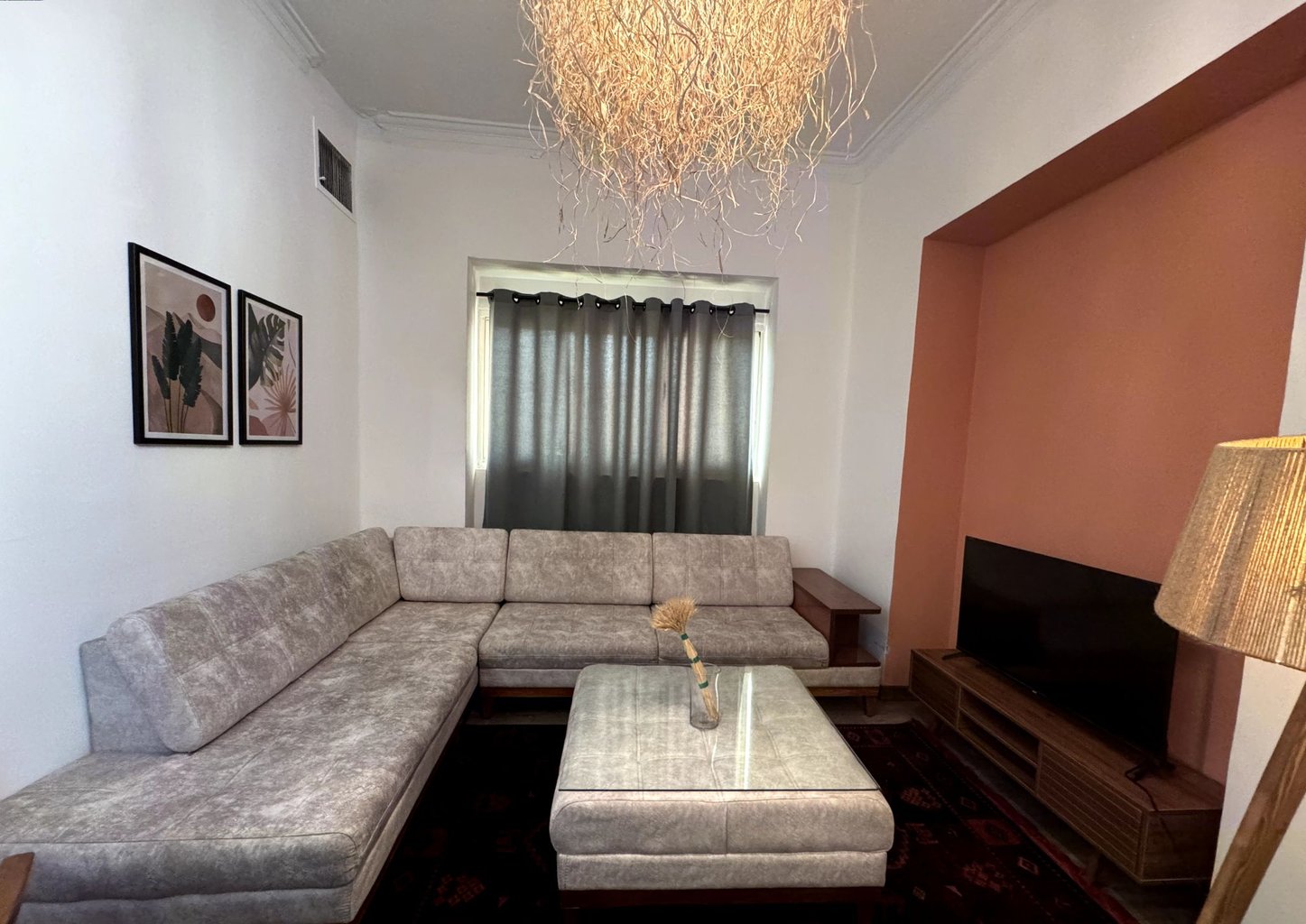 آپارتمان دوخوابه ساختمان نیک میدان سپاه واحد 3