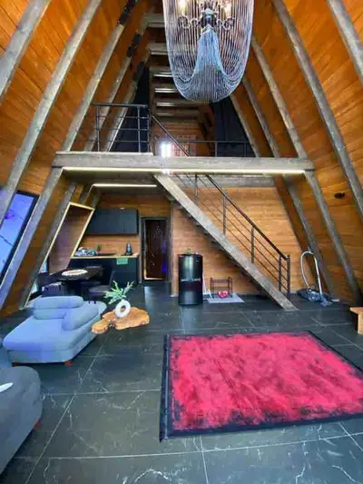 کلبه دوخوابه سوئیسی استخردار آرامش