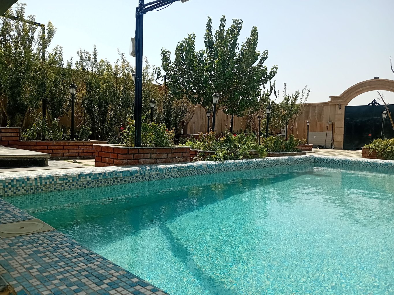 ویلا دوخوابه استخردار آبگرم تفریح