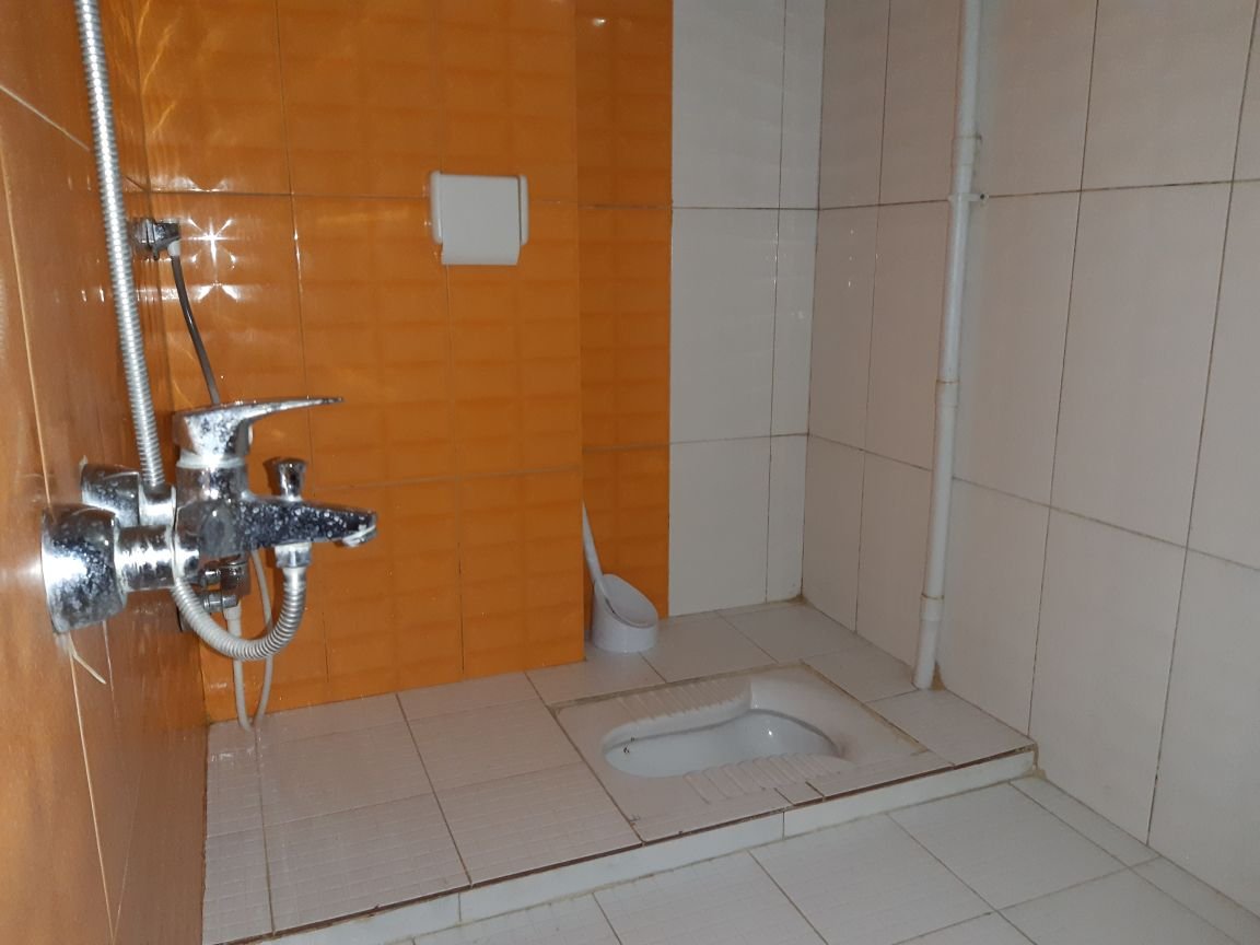 مسافرخانه آیسان اتاق چهارتخته
