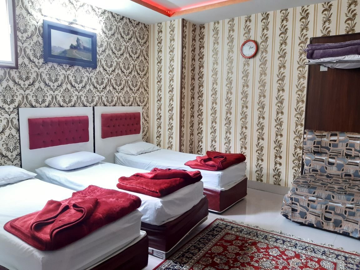 مسافرخانه آیسان اتاق چهارتخته