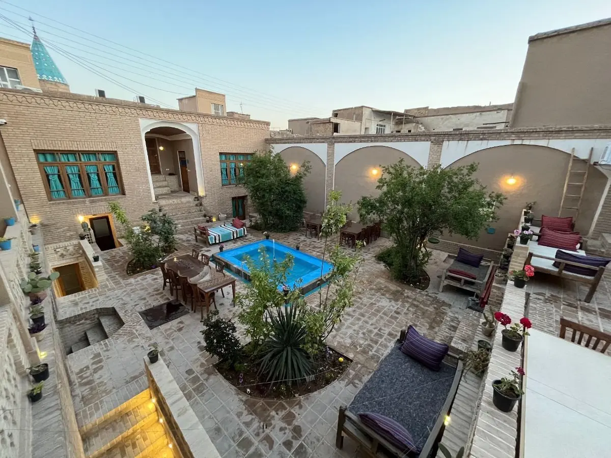 بوم گردی سرای آقا محمد - واحد چهارتخته پونه