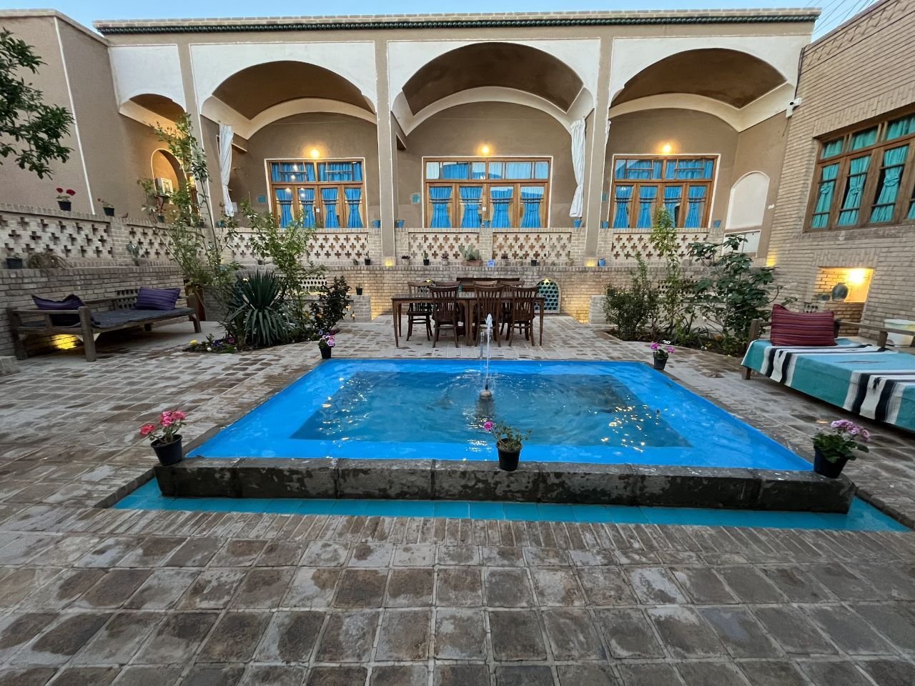 بومگردی سرای آقا محمد - واحد آویشن