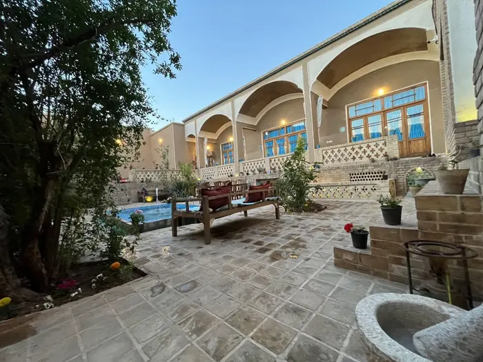 بوم گردی سرای آقا محمد - واحد چهارتخته نسترن