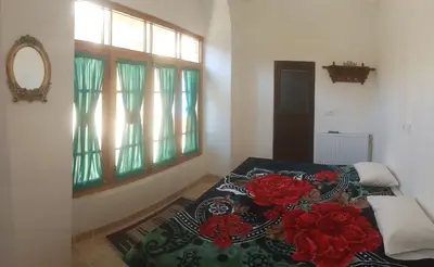 بومگردی سرای آقا محمد - واحد دوتخته رازیانه