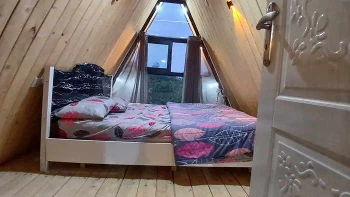 کلبه یک خوابه سوئیسی جکوزی دار اریشاه