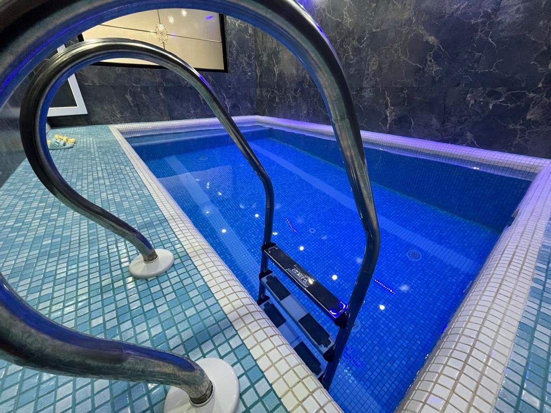 ویلا دوخوابه ساحلی استخردار آبگرم پوراحمدی