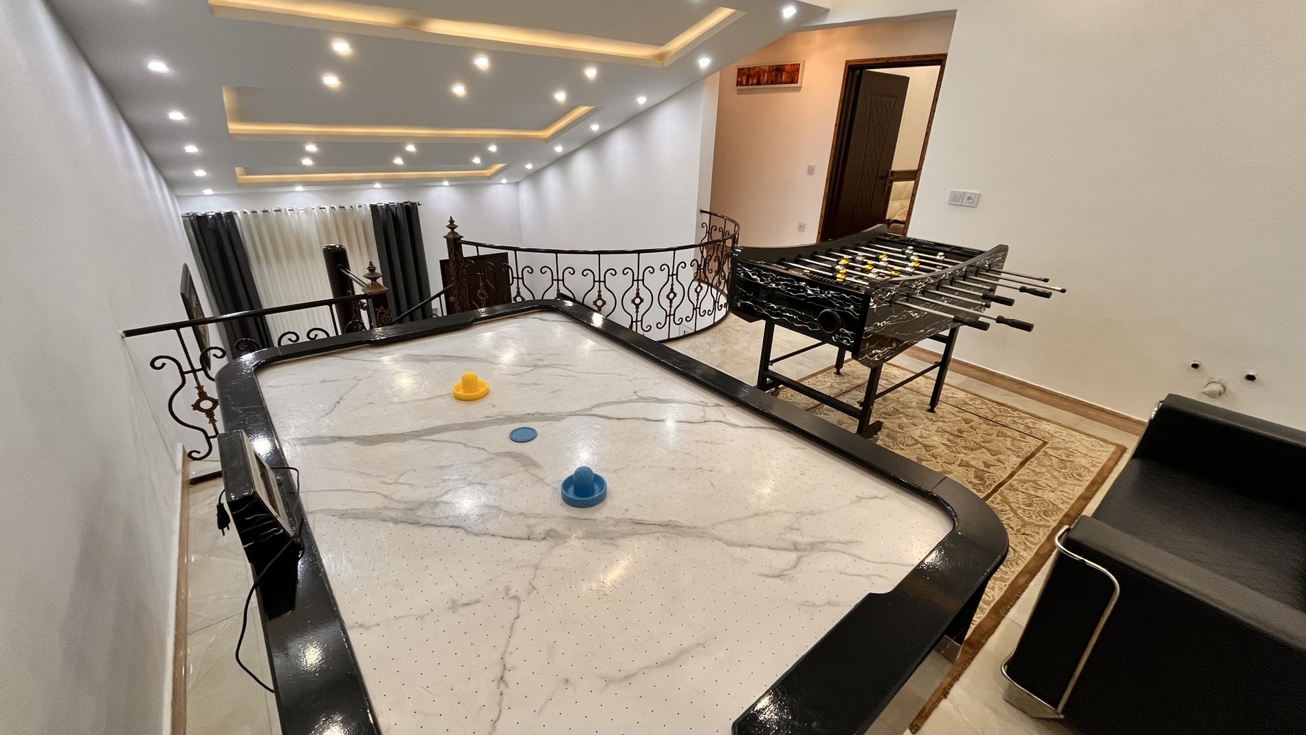 ویلا دوخوابه ساحلی استخردار آبگرم پوراحمدی