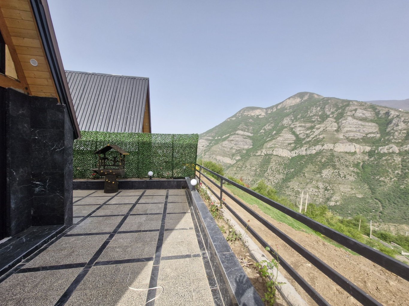 کلبه یک خوابه سوئیسی آرامش 3