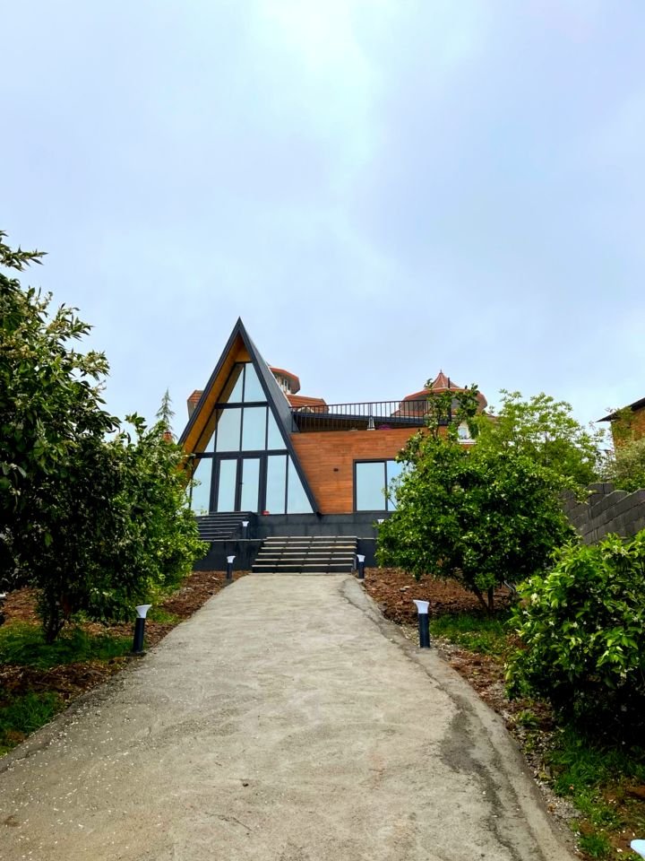 کلبه سوئیسی سه خواب استخردار آبگرم چِکود