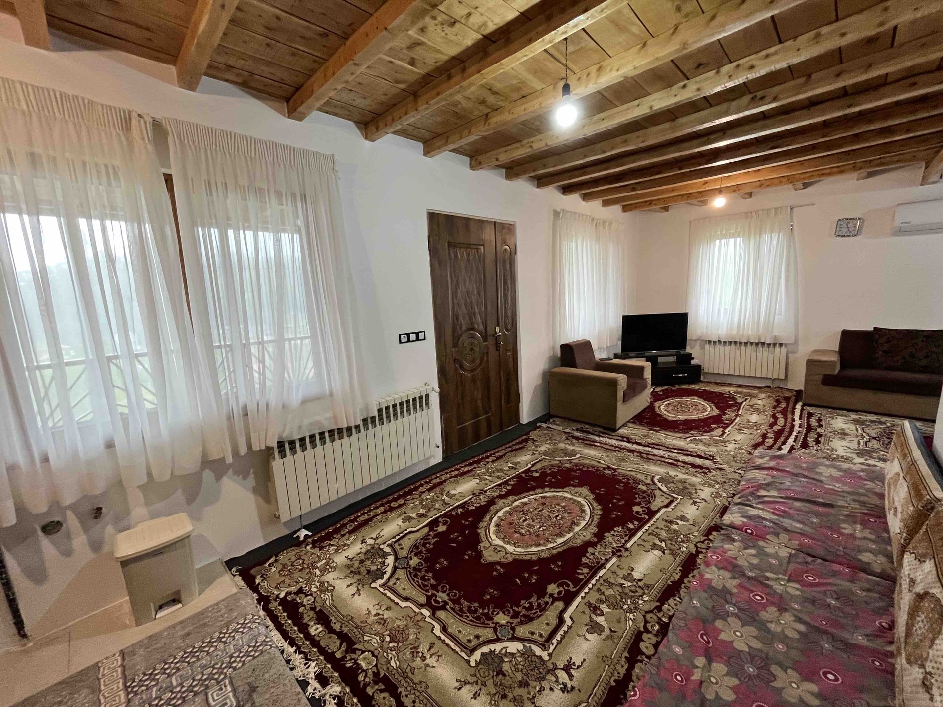 یک خوابه چوبی دوهزار ۲