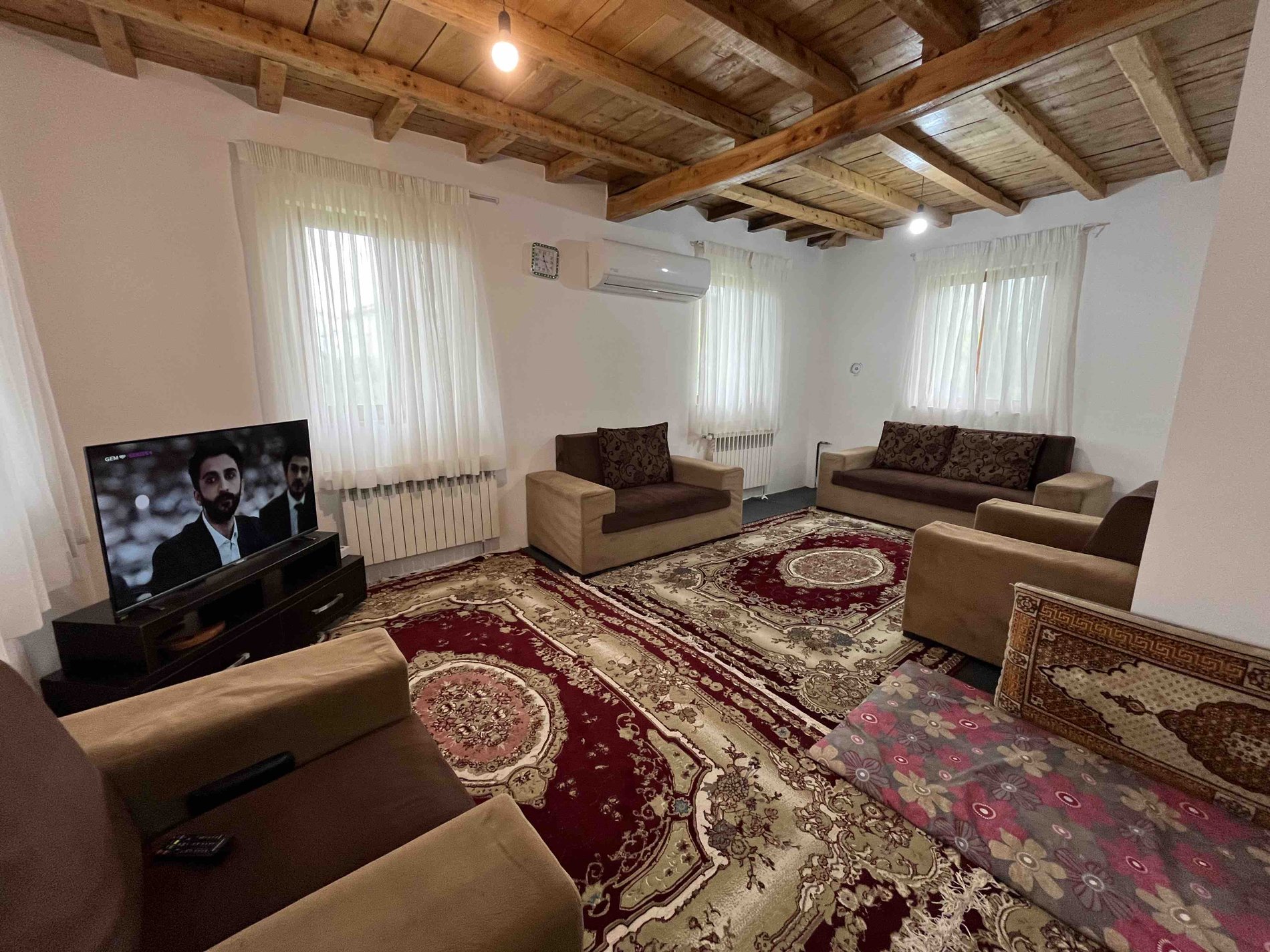 یک خوابه چوبی دوهزار ۲