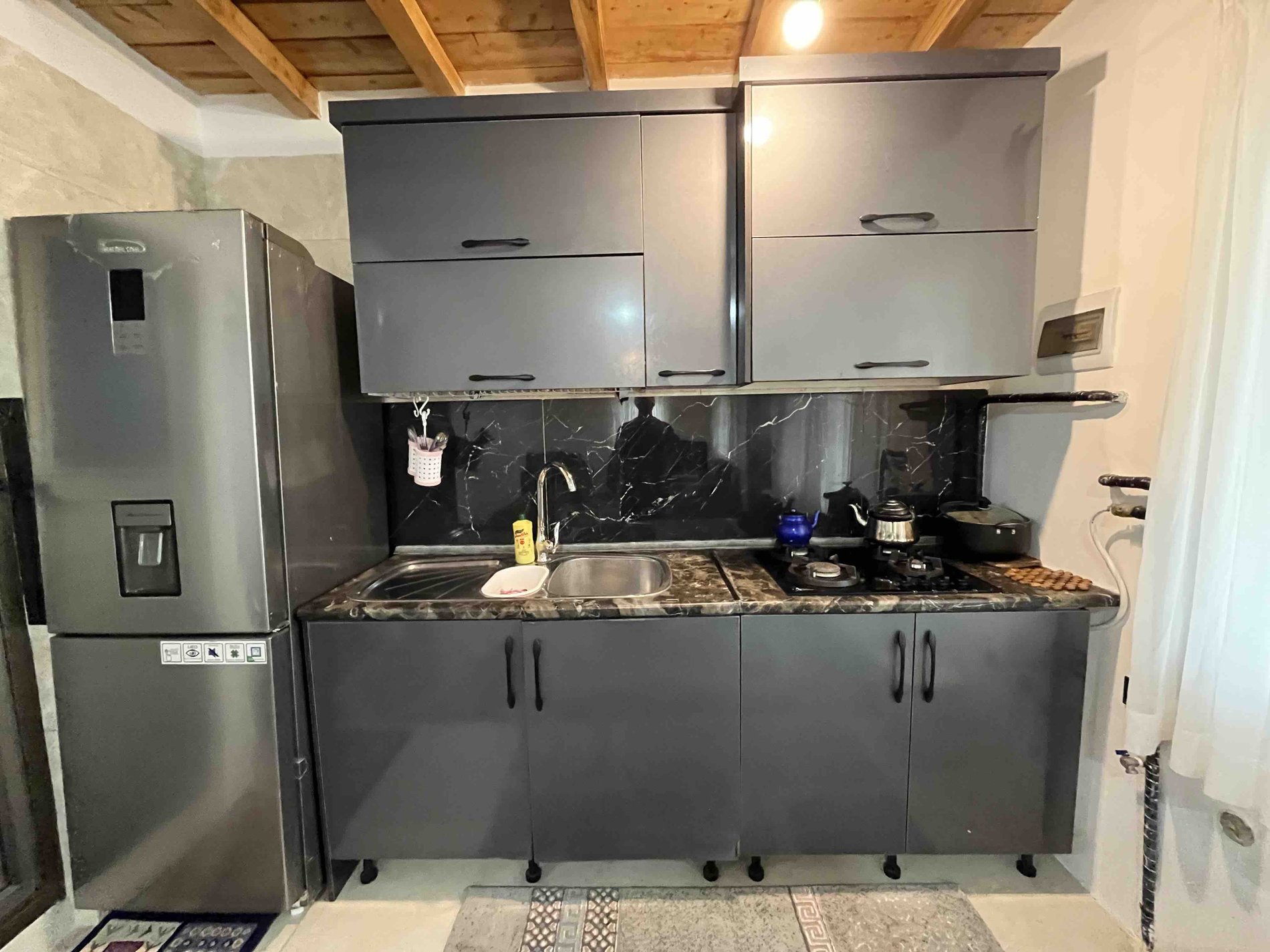 یک خوابه چوبی دوهزار ۲