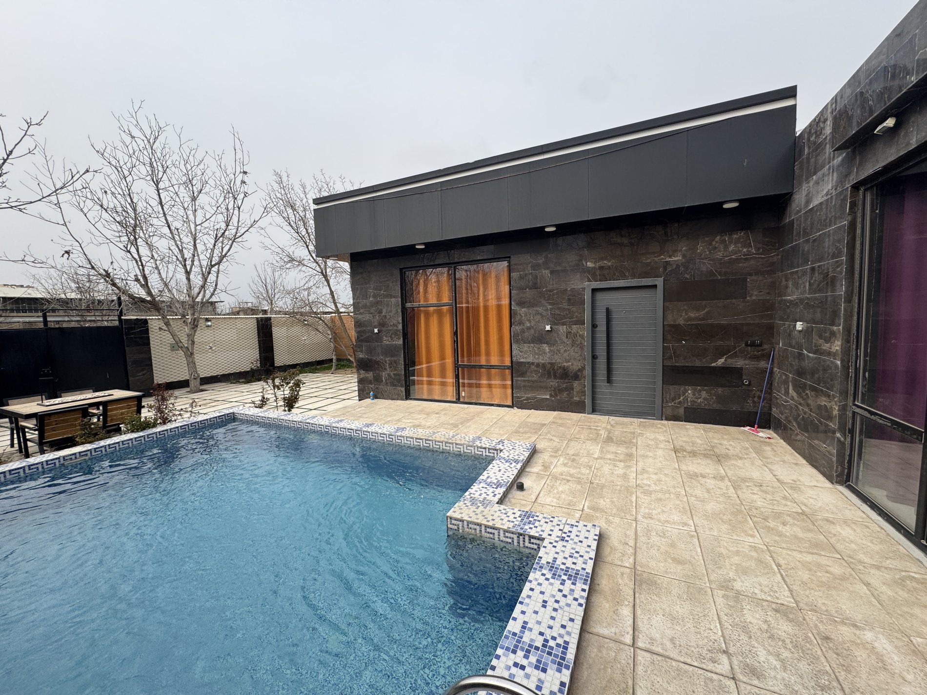 ویلا دوخوابه استخردار شهرک دادخواه 3