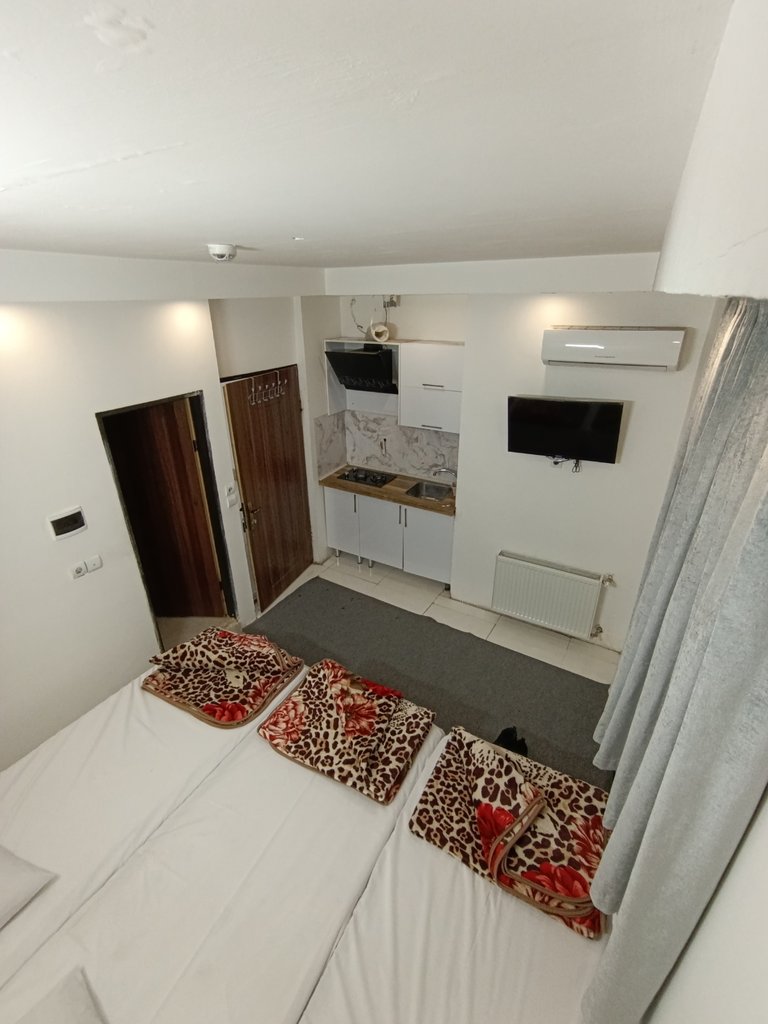 مسافرخانه مرتضائی نیا - واحد سه تخته 203