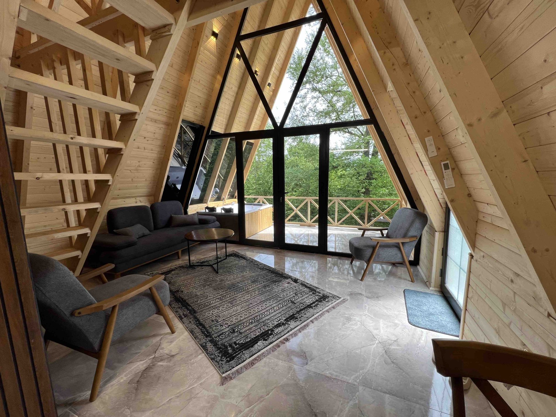 یک خوابه جنگلی متینا