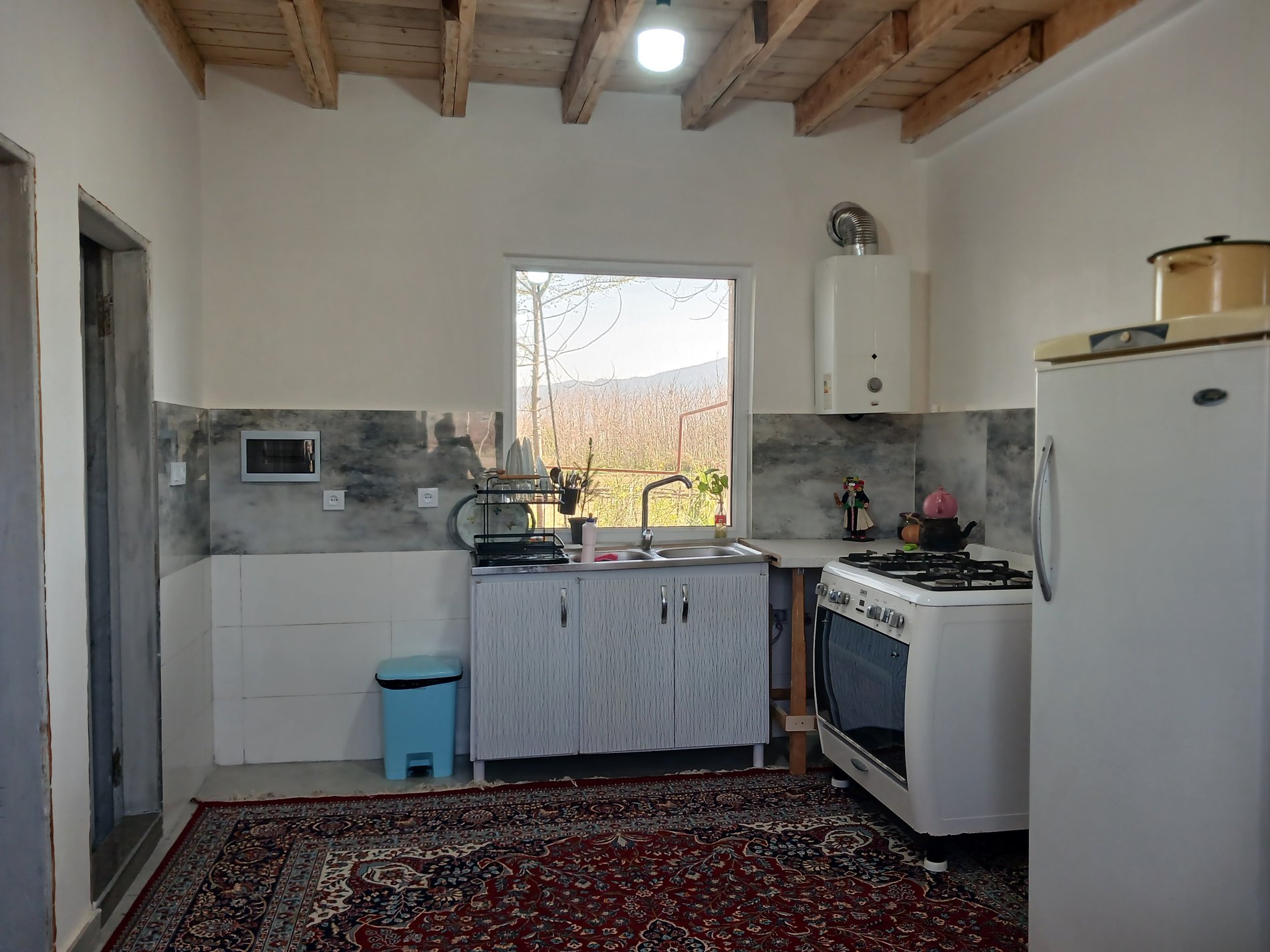 سوئیت فلت خانه باغ تانیا