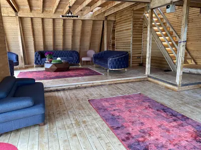 کلبه یک خوابه سوئیسی چوبی ماهفروز