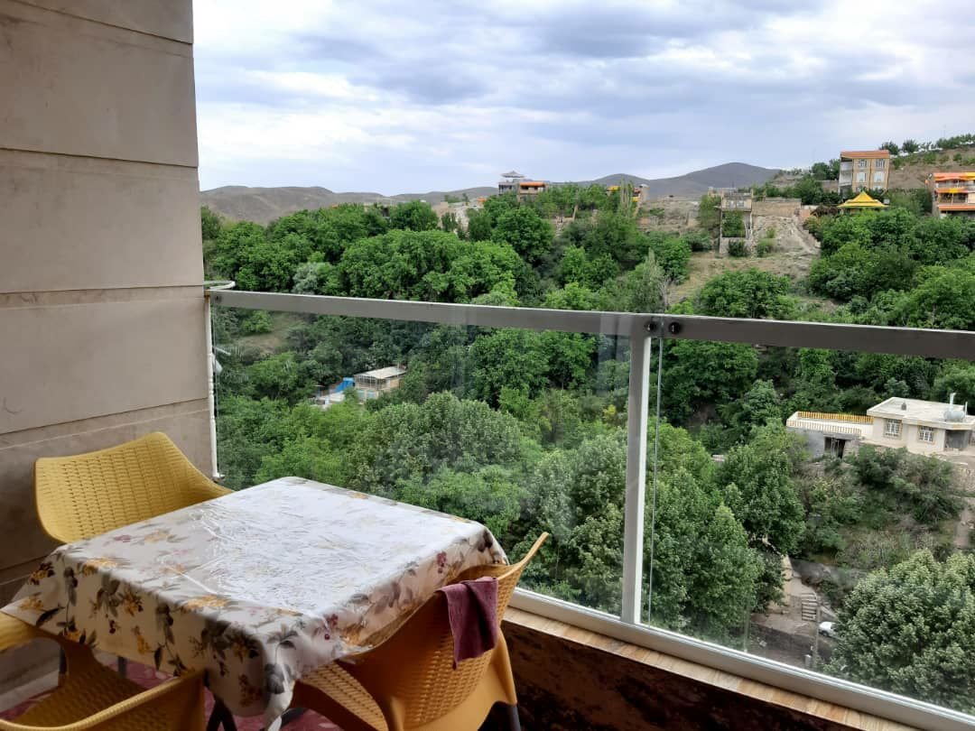 دوخوابه بیژن فر - تراس شیشه‌ای