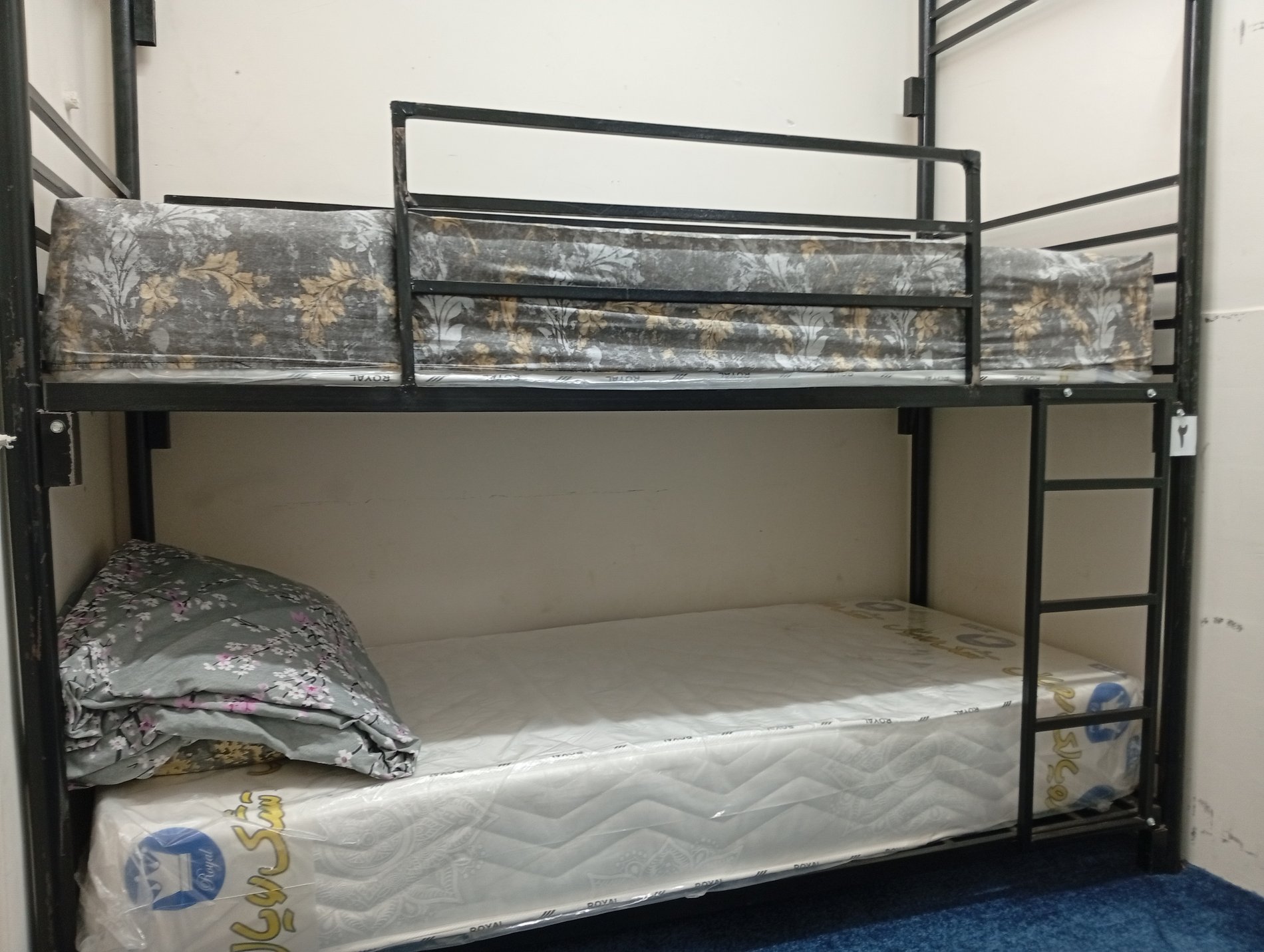 هاستل نارسیس 1 - واحد اشتراکی 10 تخته 