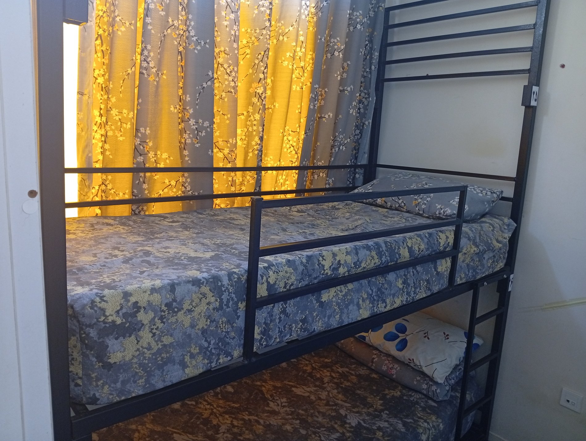 هاستل نارسیس 1 - واحد هشت تخته اشتراکی مردانه