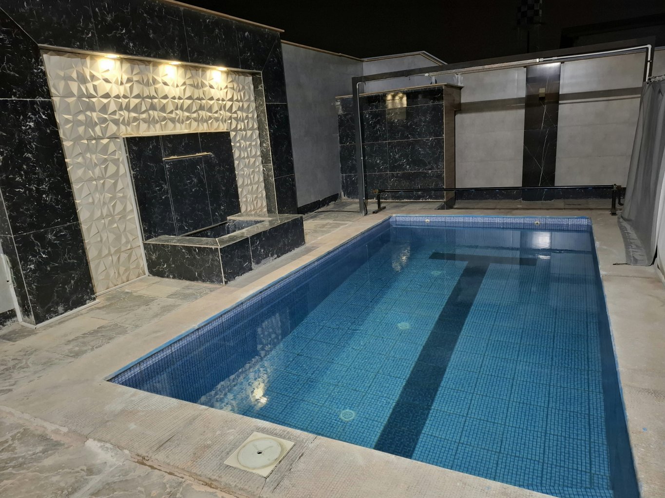 ویلا دوخوابه استخردار آبگرم آیین