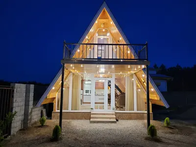 کلبه دوخوابه دوبلکس چوبی بهشت گیلان