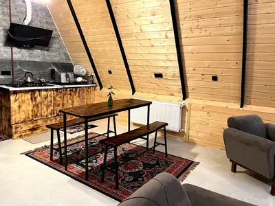 کلبه دوخوابه سوئیسی آرتان