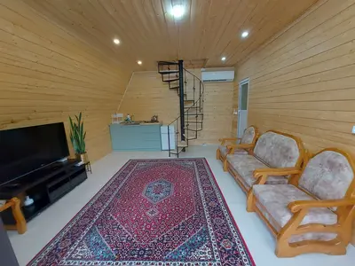 کلبه سوئیسی جنگلی شیشه‌ای