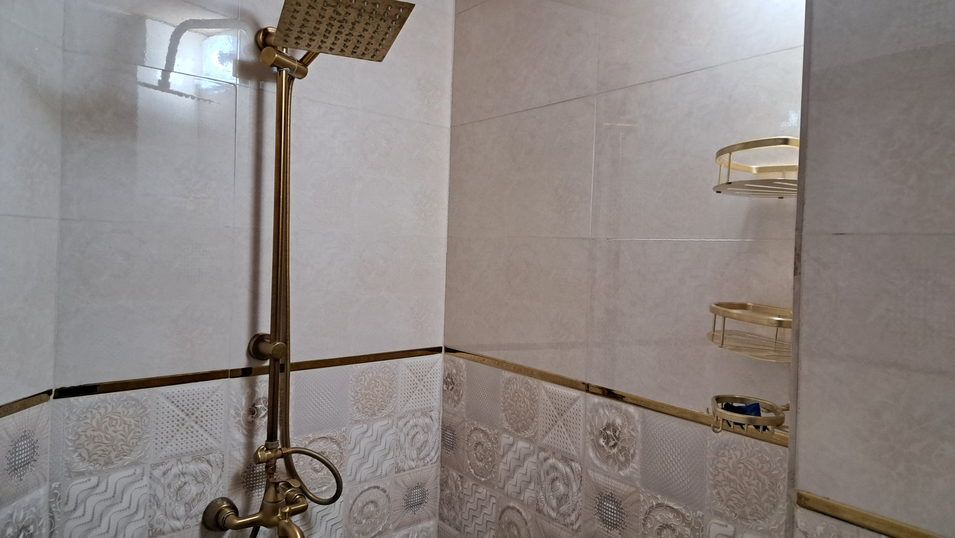 آپارتمان یک خوابه دشت بهشت ، بام اراک 