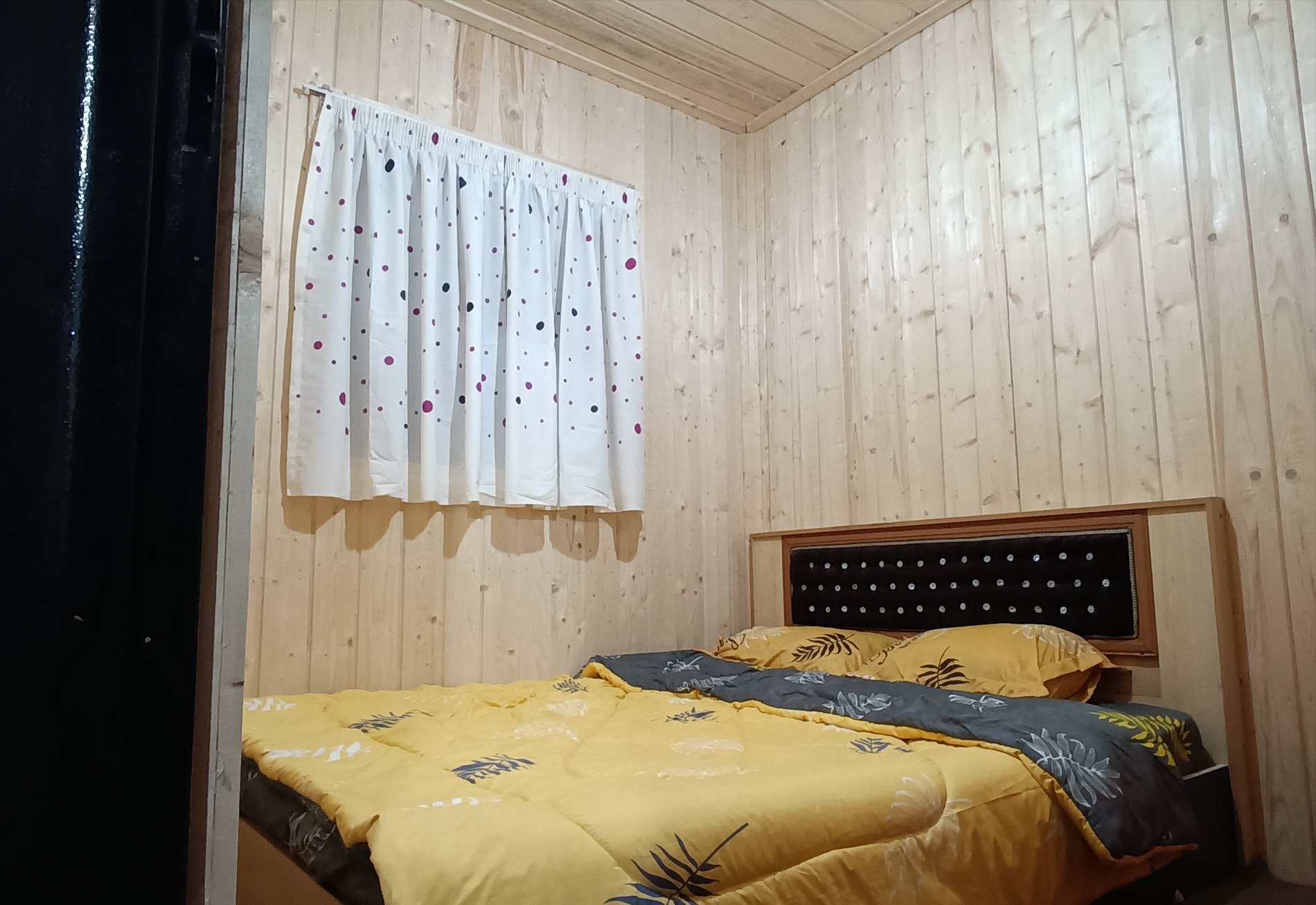 کلبه دوخوابه چوبی پارسا