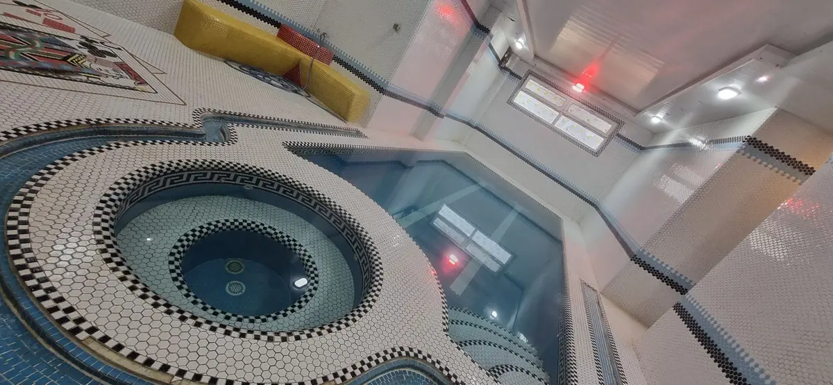 ویلا چهار خوابه استخردار آبگرم الماس قو