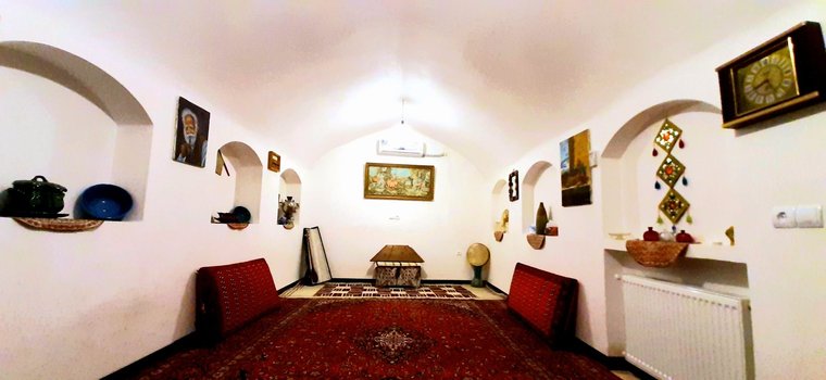 بوم گردی رویای کویر - واحد موسیقی - اتاق موسیقی