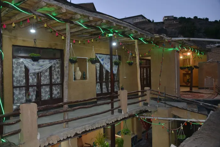 بوم گردی گینای - واحد 8