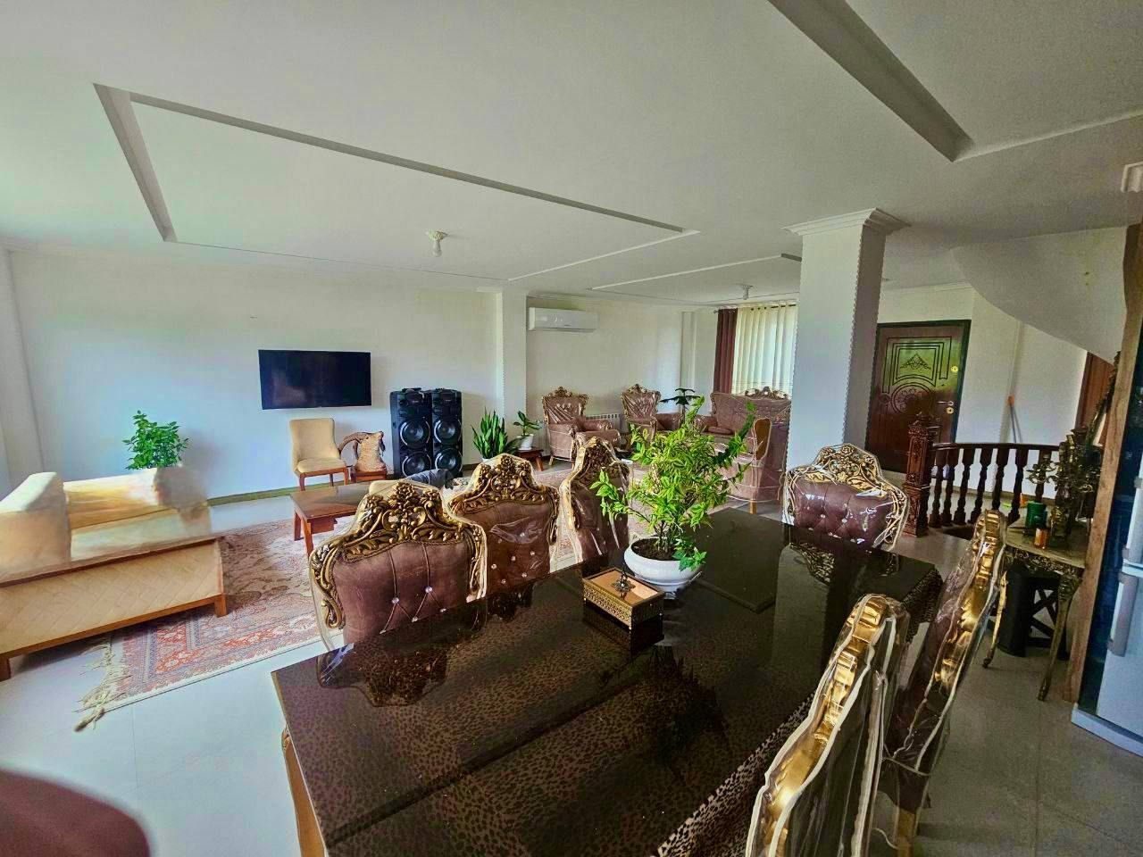 ویلا دوخوابه چشم انداز بهشت - سالن طبقه اول 