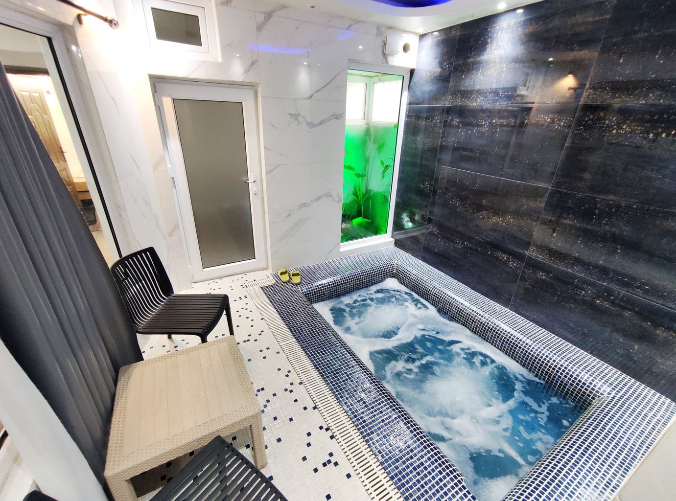 ویلا دوخوابه جکوزی دار خانه آرامش