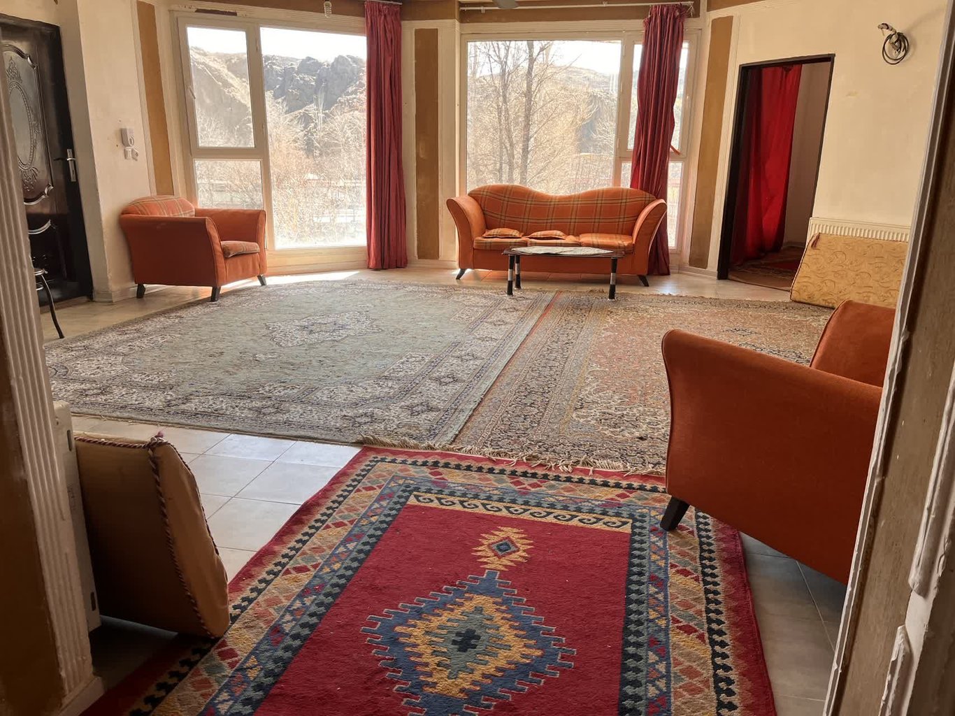 آپارتمان دوخوابه چهل ایوان