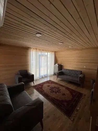 کلبه دوخوابه چوبی وارش ۱