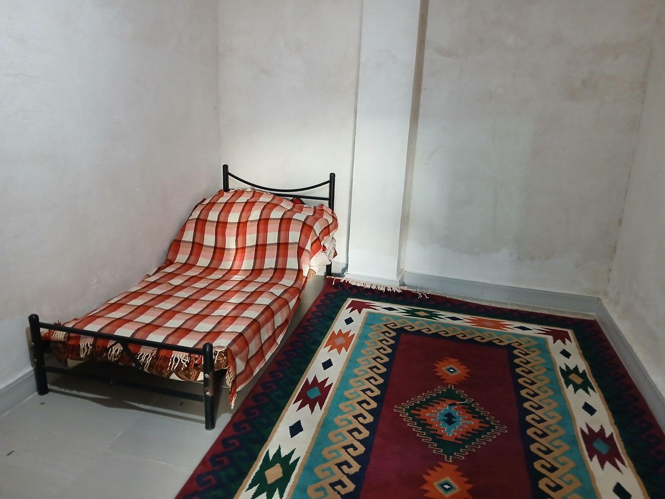 دوخوابه طلا خانم