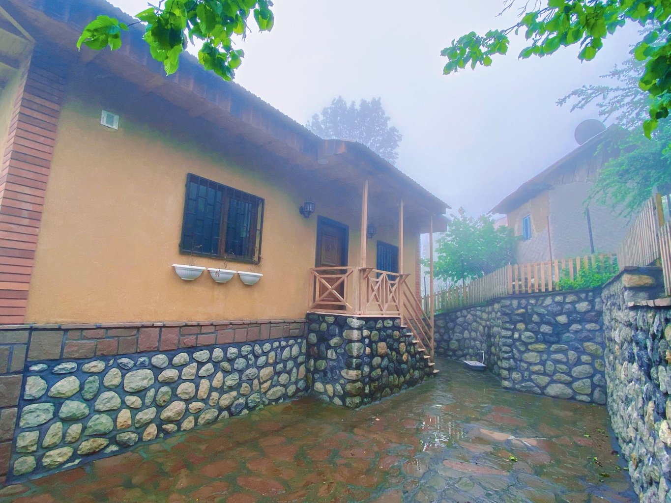 ویلا دوخوابه جنگلی برسه