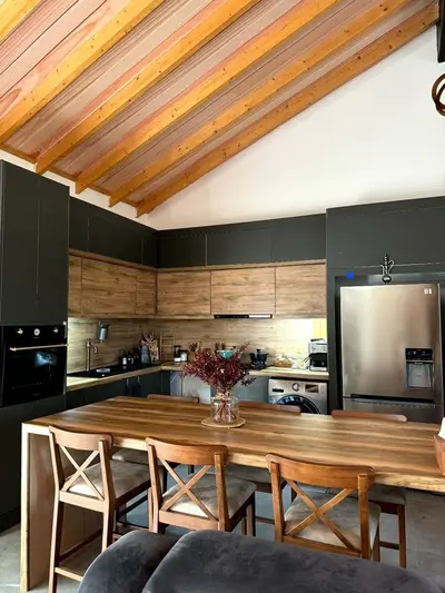 ویلا دوخوابه جنگلی استخردار آبگرم رویایی