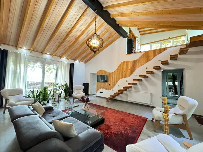 ویلا دوخوابه جنگلی استخردار آبگرم رویایی